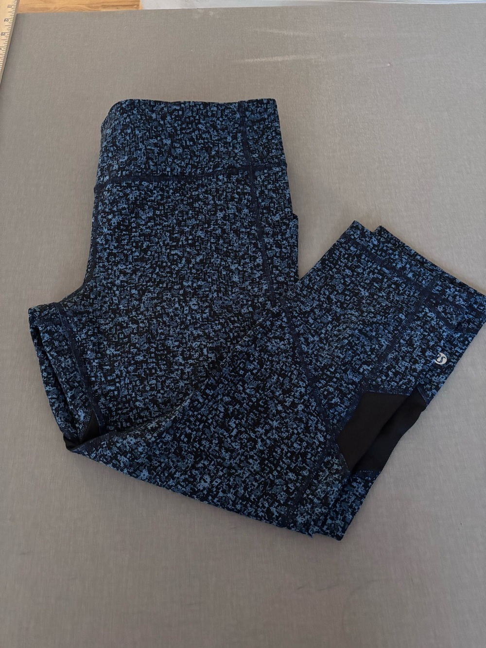 lululemon athletica Black and Slate Blue Workout Leggings
